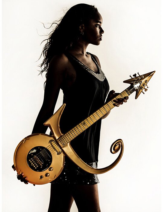 700_dancing_gallery_d_with_guitar