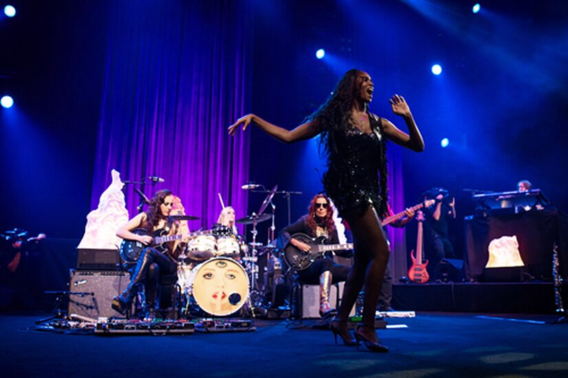 dncng_stage_center_rsz_1rsz_20130714_mjf2013_prince_md_52